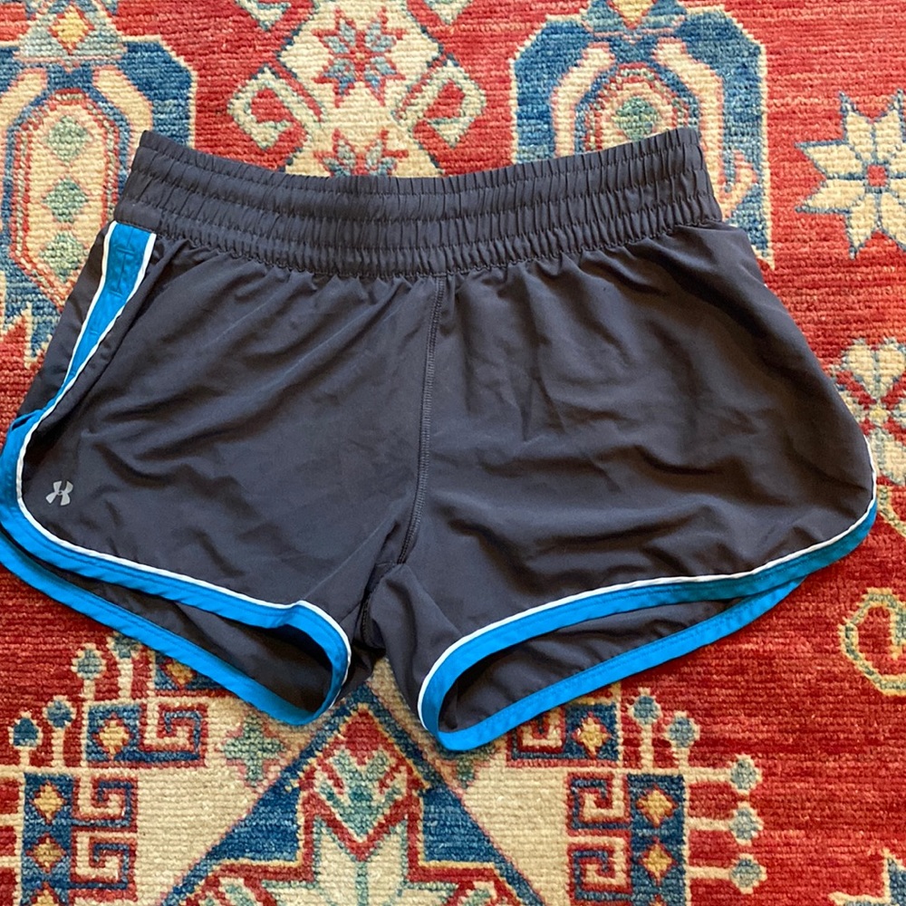 Under armor workout shorts size small